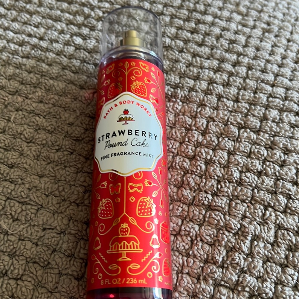 Bath and Body Works Strawberry pound cake
